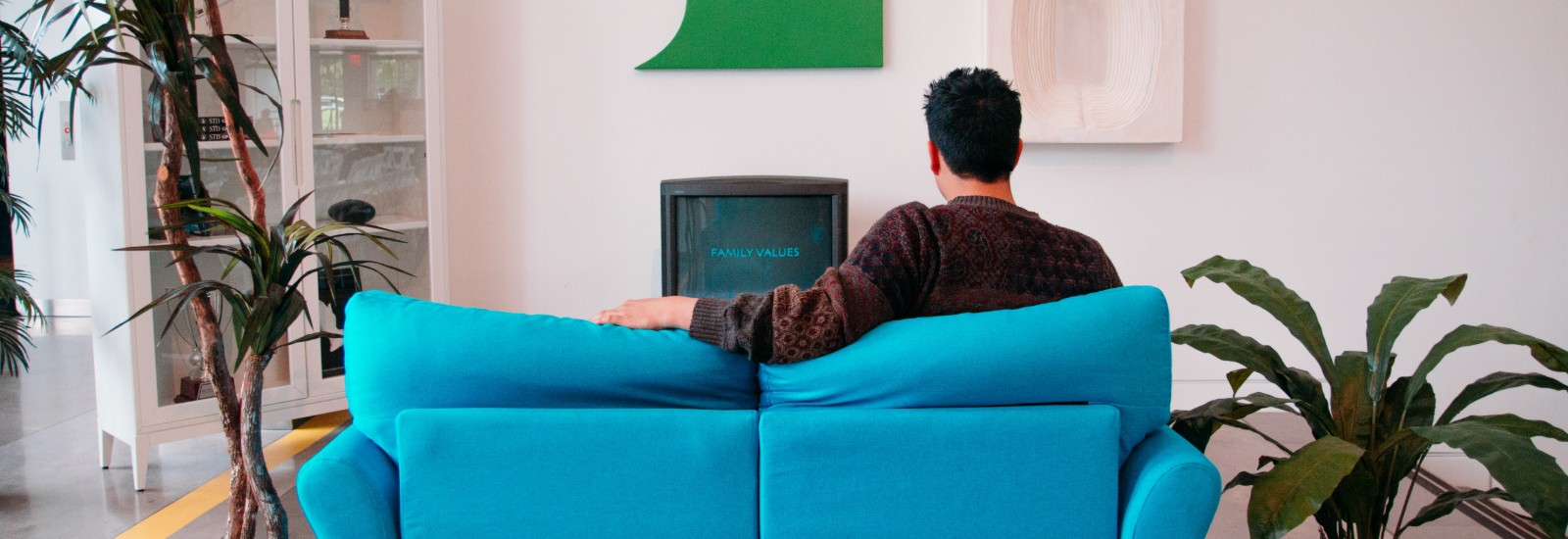 テレビ向けアプリの使い方と無料で楽しめるサービスとは?