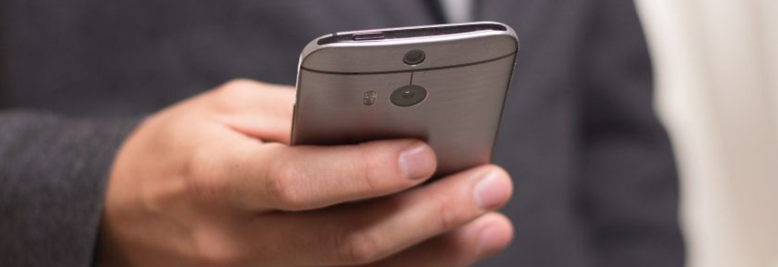 日経や朝日など主要な新聞がスマホで読める!各社が提供する新聞電子版を解説