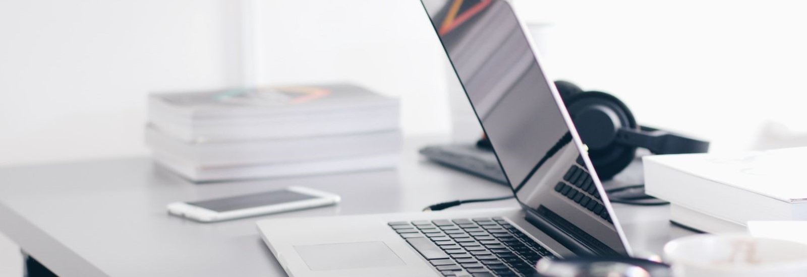 ネットの回線速度が遅い!速度を改善するための方法は?