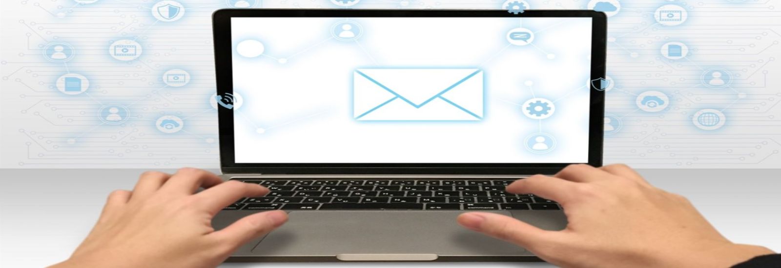 光回線を契約すると利用できる「プロバイダメール」とはどんなメール?