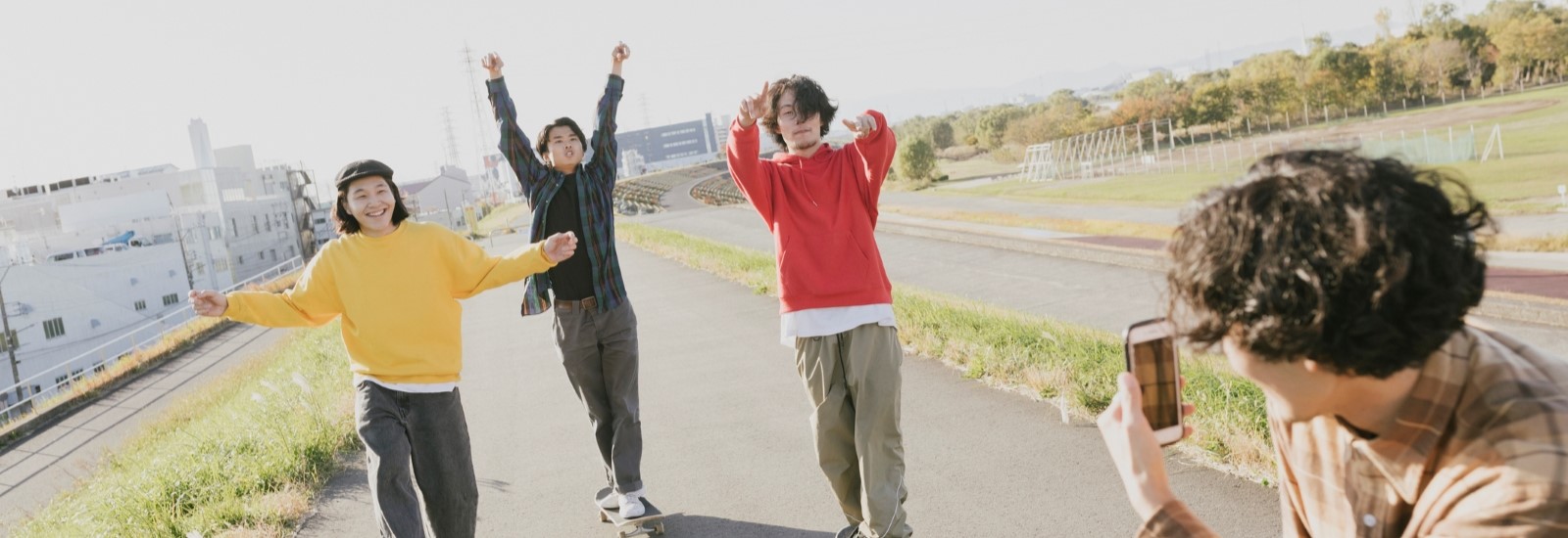 プラチナバンドとは? 注目されている理由やメリット・デメリット、周波数の割り当てについて解説