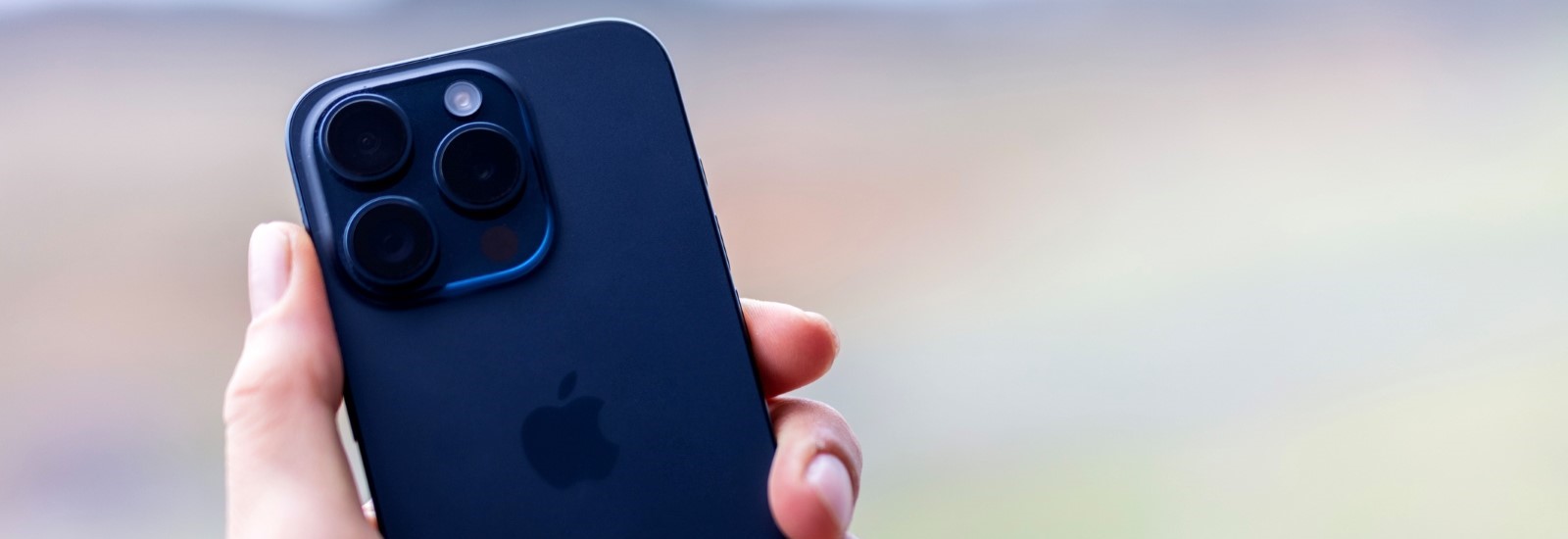 iPhone15以降搭載のアクションボタンとは?設定方法と、反応しない3つの原因